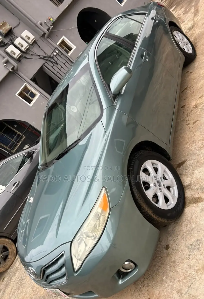 Toyota Camry 2011 Green