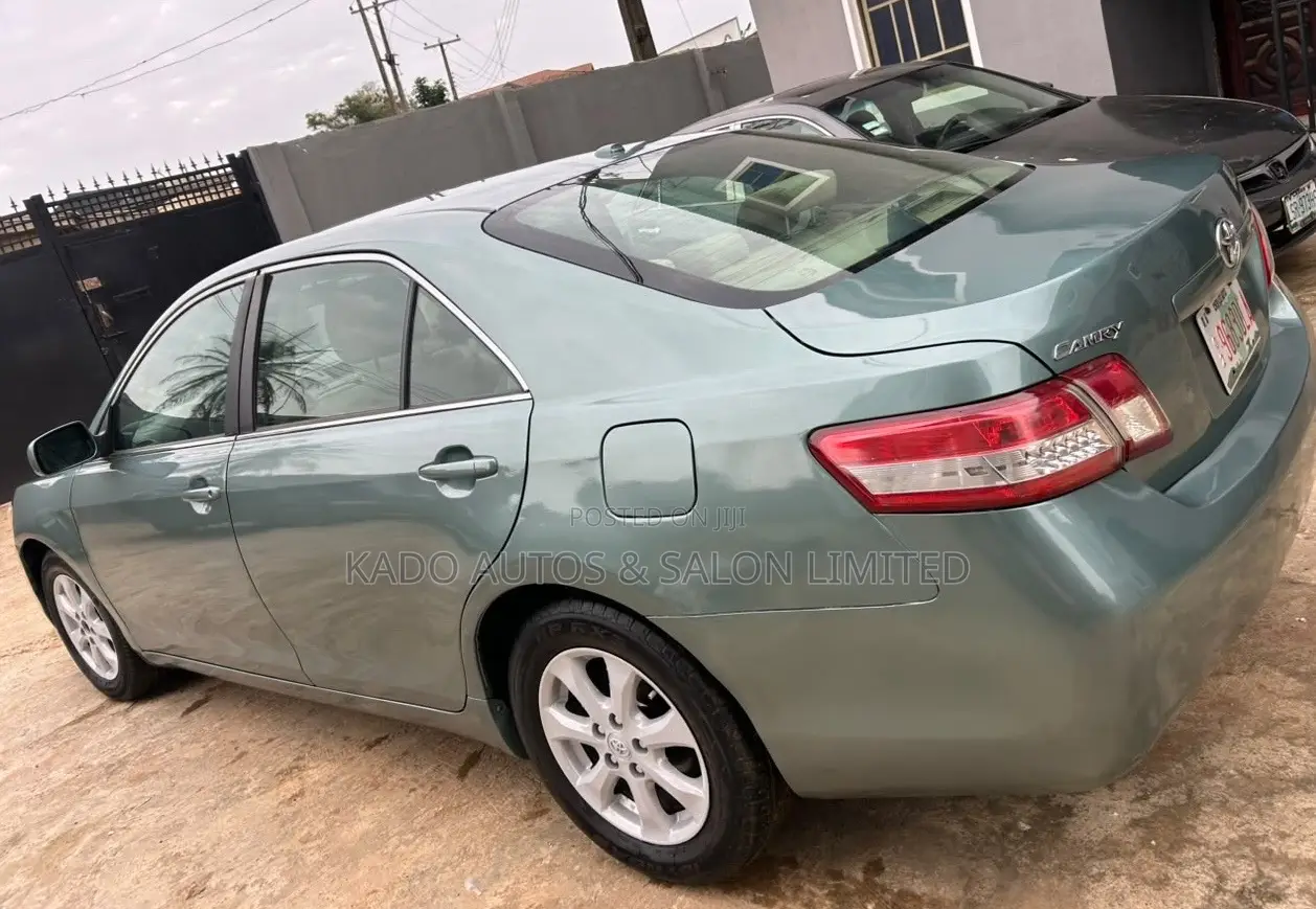 Toyota Camry 2011 Green