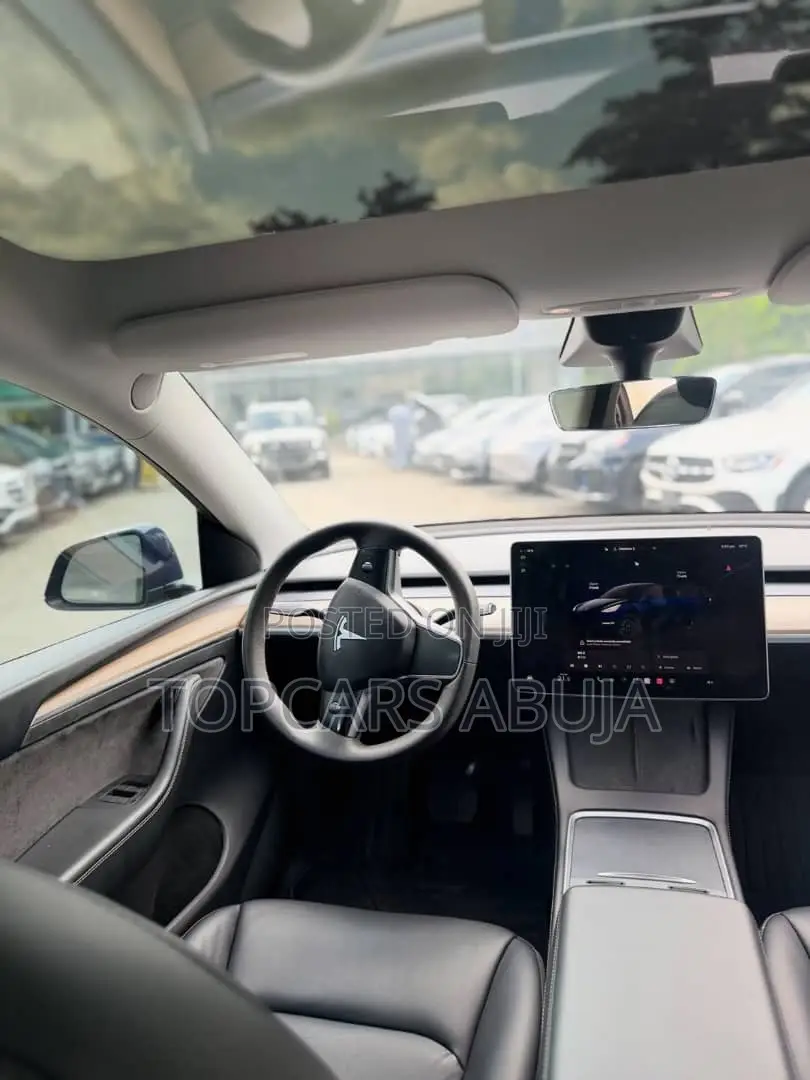 Tesla Model 3 2023 Blue
