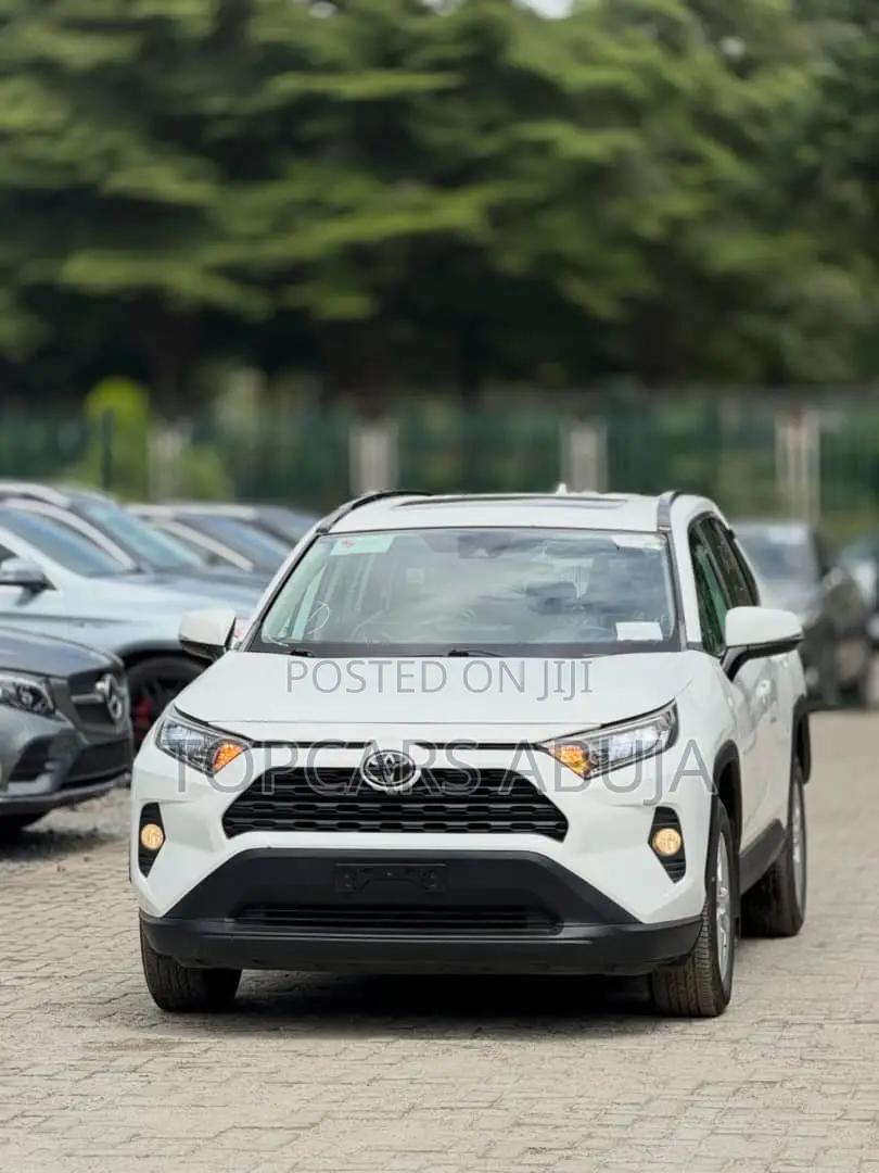 Toyota RAV4 2020 White