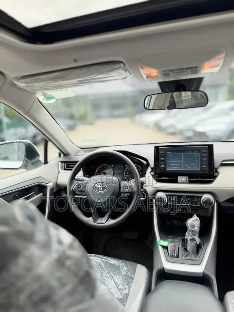 Toyota RAV4 2020 White