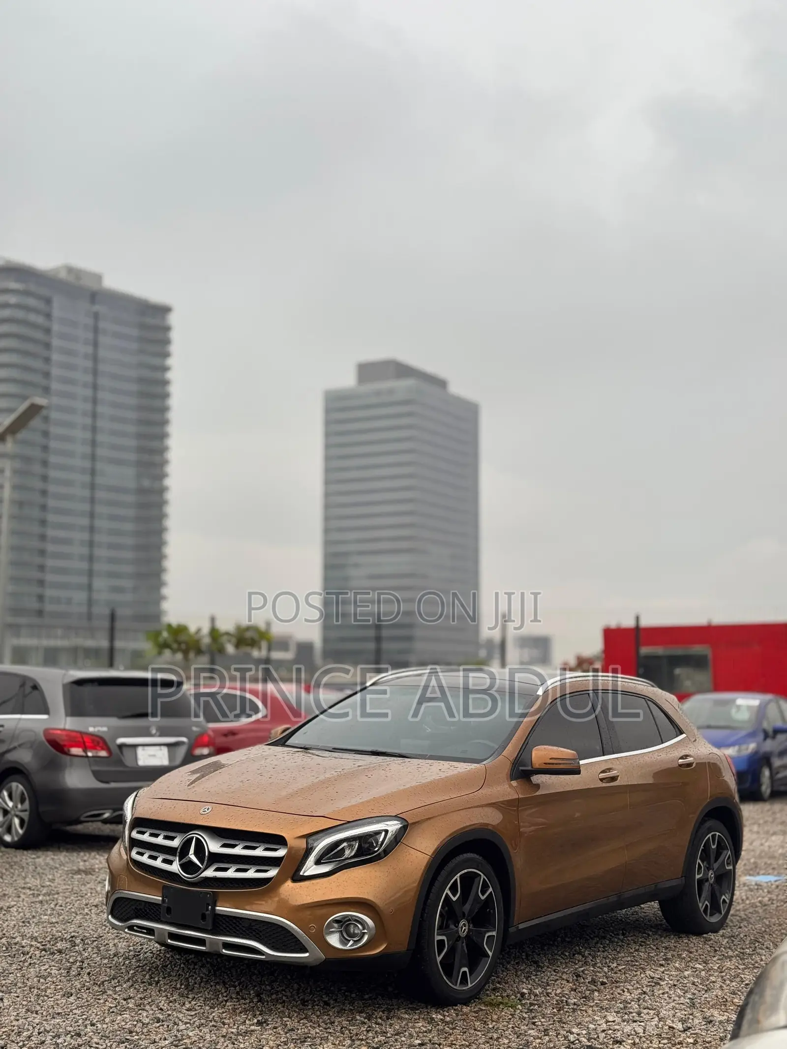 Mercedes-Benz GLA 250 2017 Gold