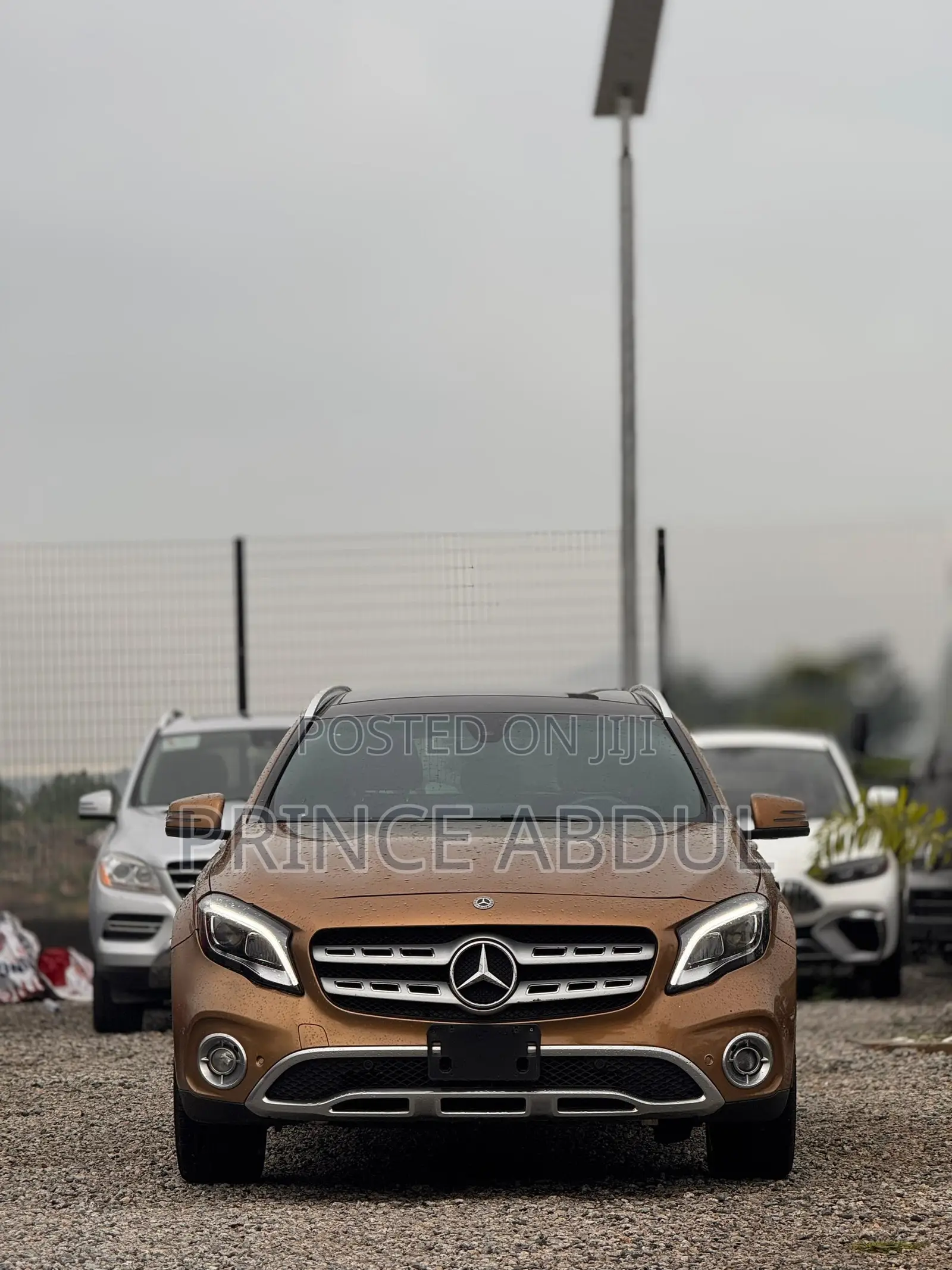 Mercedes-Benz GLA 250 2017 Gold