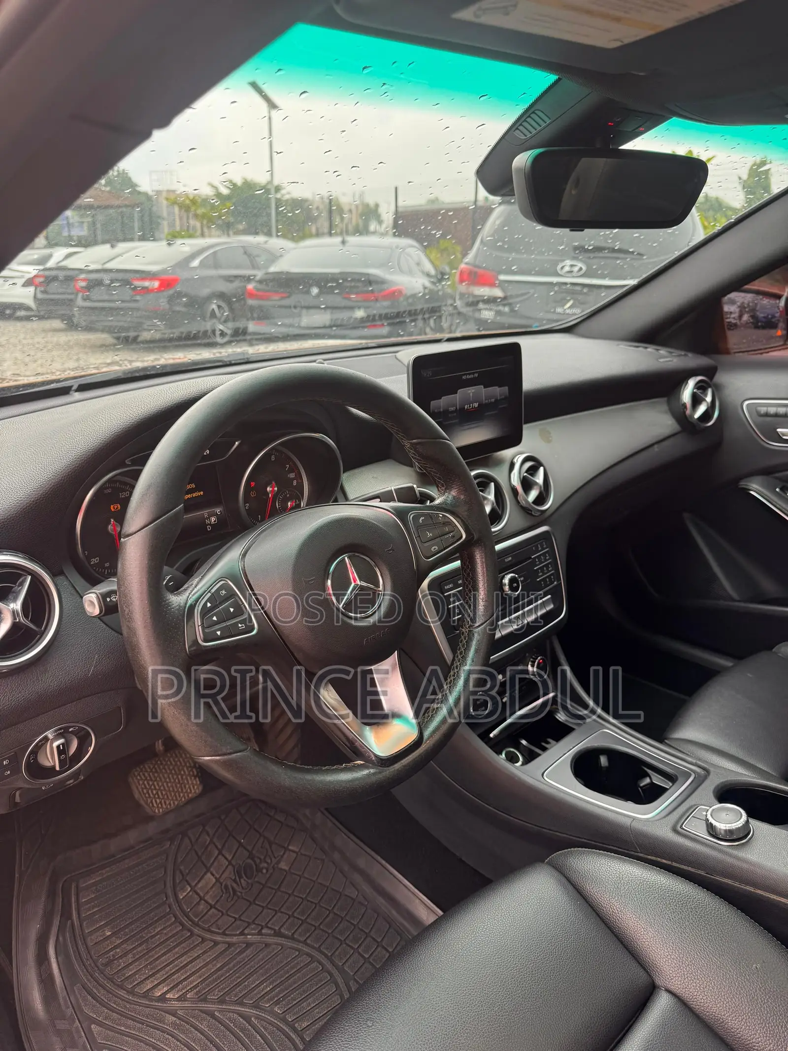 Mercedes-Benz GLA 250 2017 Gold