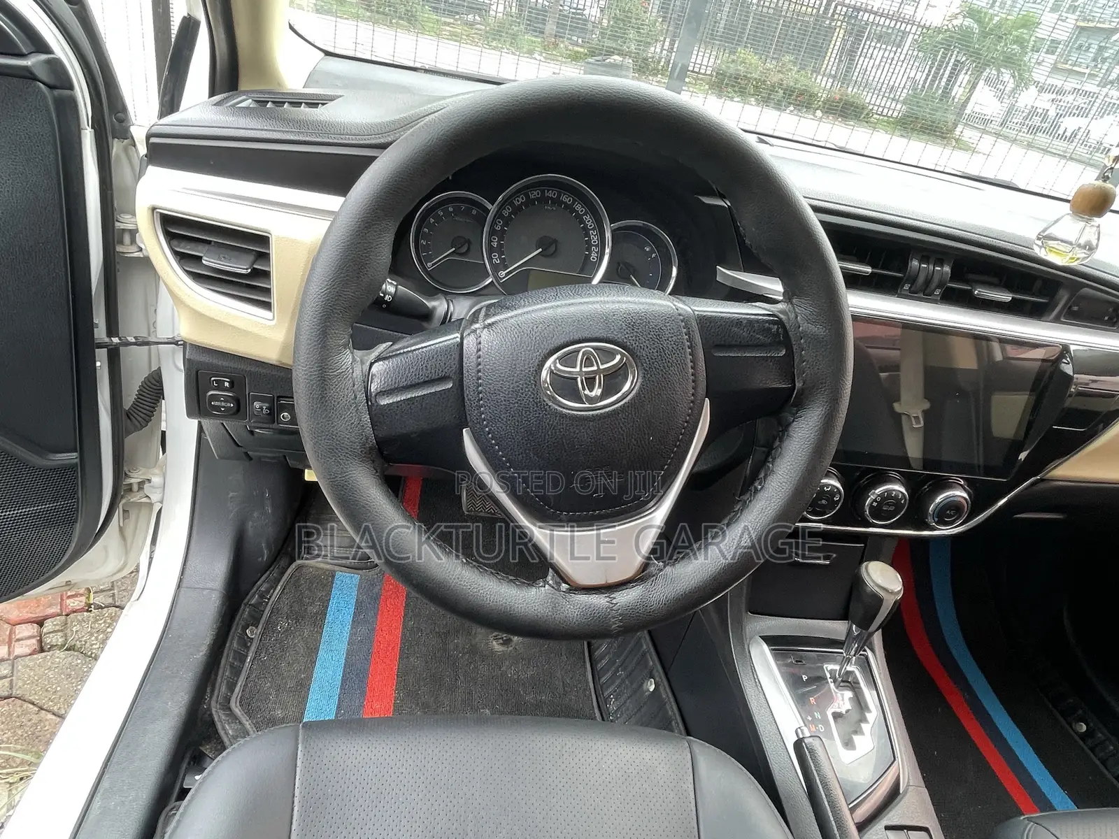 Toyota Corolla 2019 White