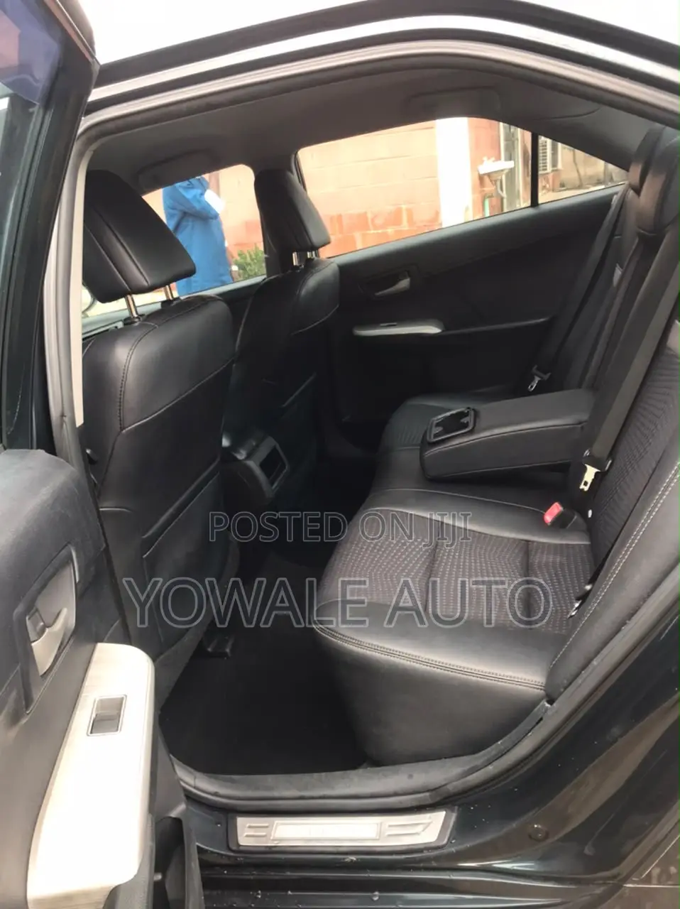 Toyota Camry SE 4dr Sedan (2.5L 4cyl 6A) 2014