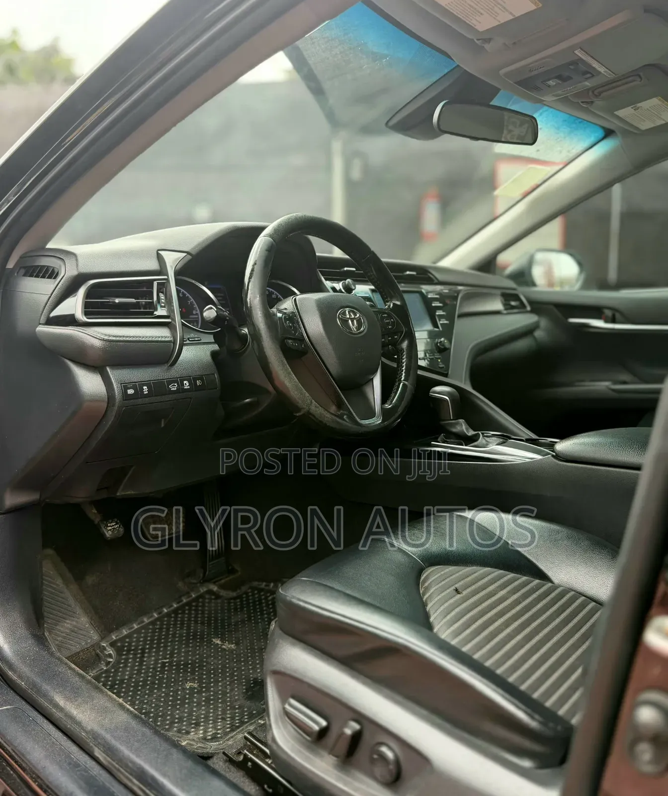 Toyota Camry SE FWD 2020 Black