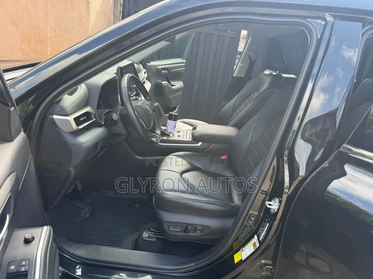 Toyota Camry SE FWD 2020 Black