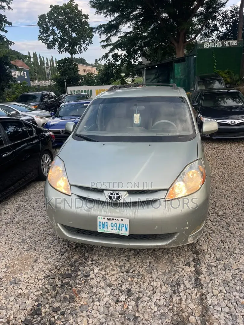 Toyota Sienna 2006 Green