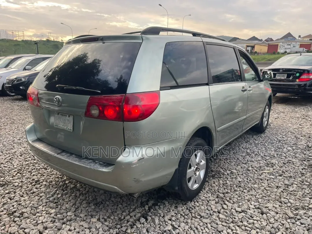 Toyota Sienna 2006 Green