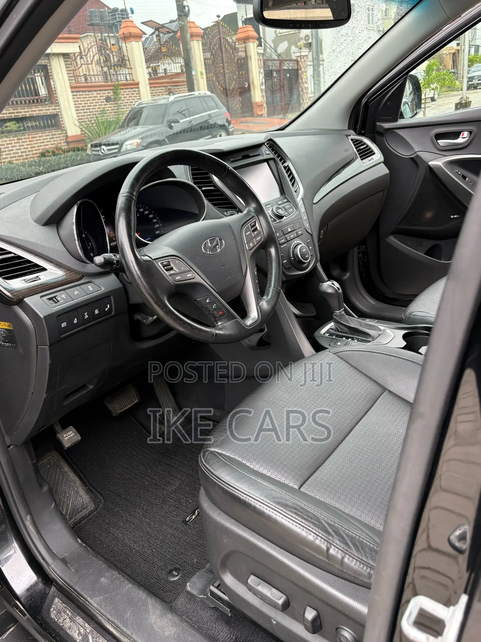 Hyundai Santa Fe Limited 4dr SUV AWD (3.3L 6cyl 6A) 2015 Black