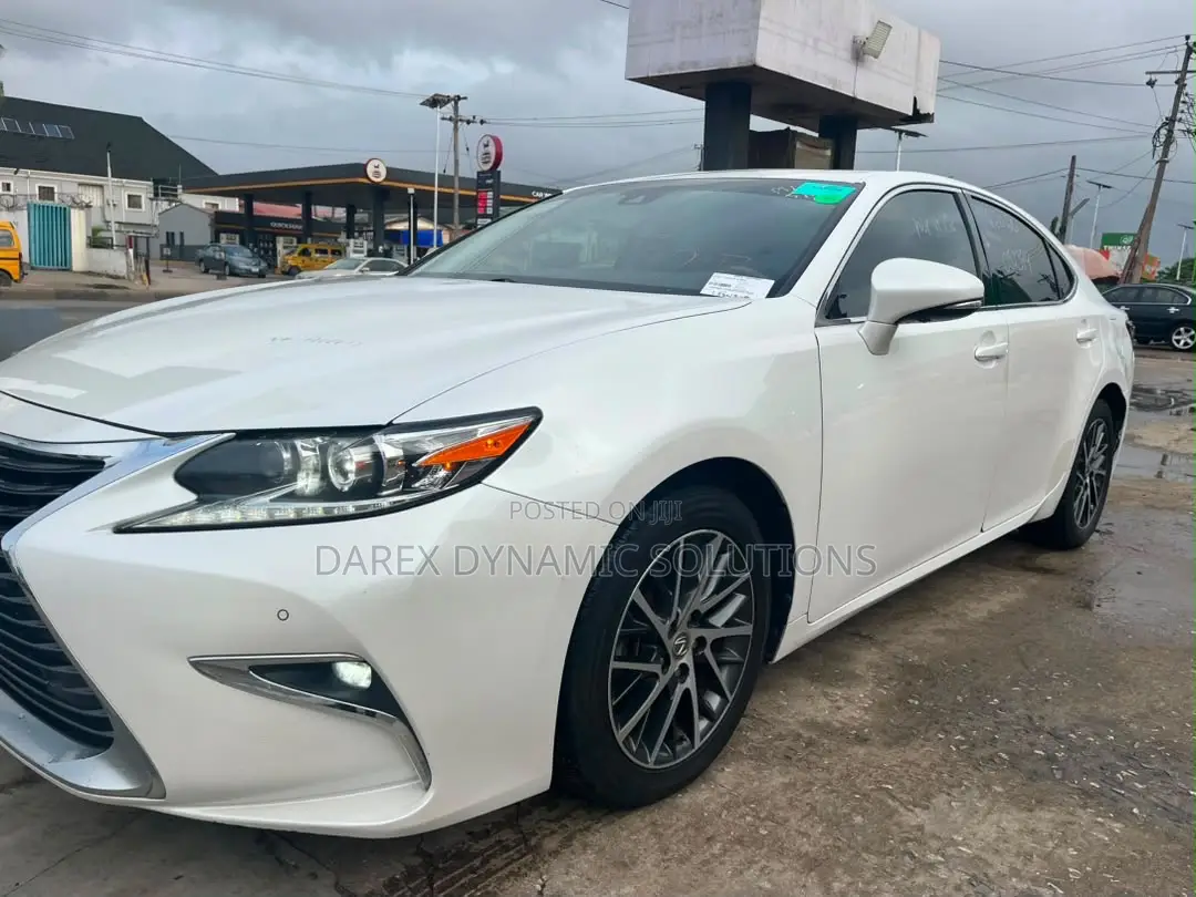 Lexus ES 350 FWD 2017 White