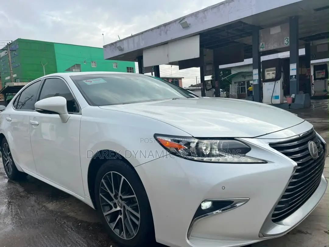 Lexus ES 350 FWD 2017 White