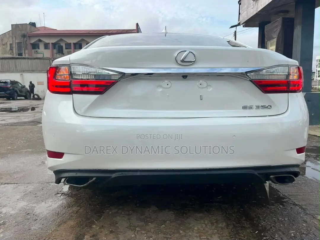 Lexus ES 350 FWD 2017 White