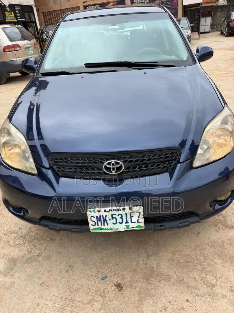 Toyota Matrix Hatchback AWD (1.8L 4cyl 4A) 2005 Blue