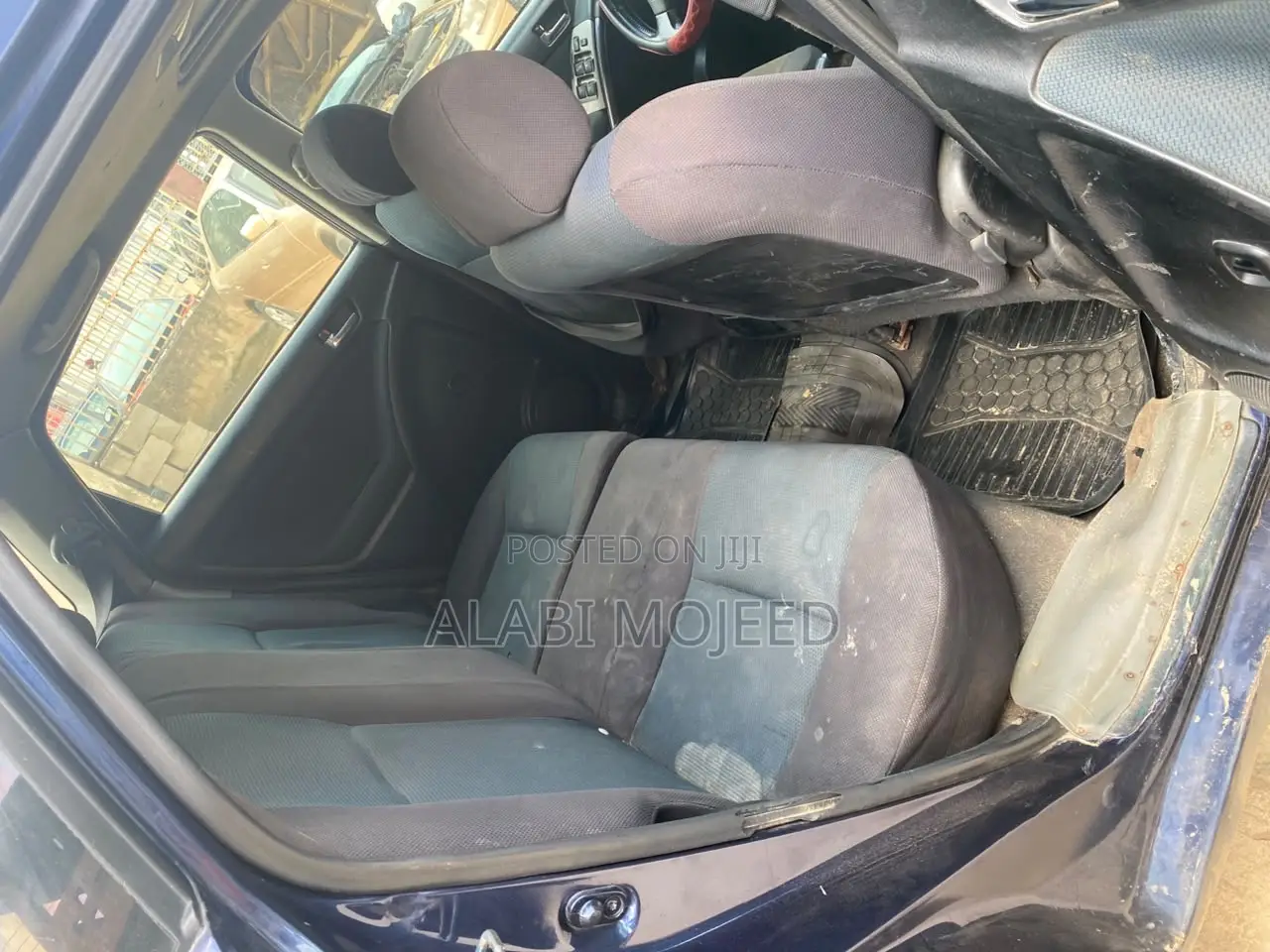 Toyota Matrix Hatchback AWD (1.8L 4cyl 4A) 2005 Blue