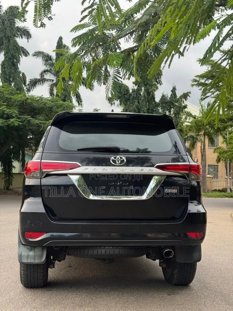 Toyota Fortuner 4.0 AWD 2021 Black
