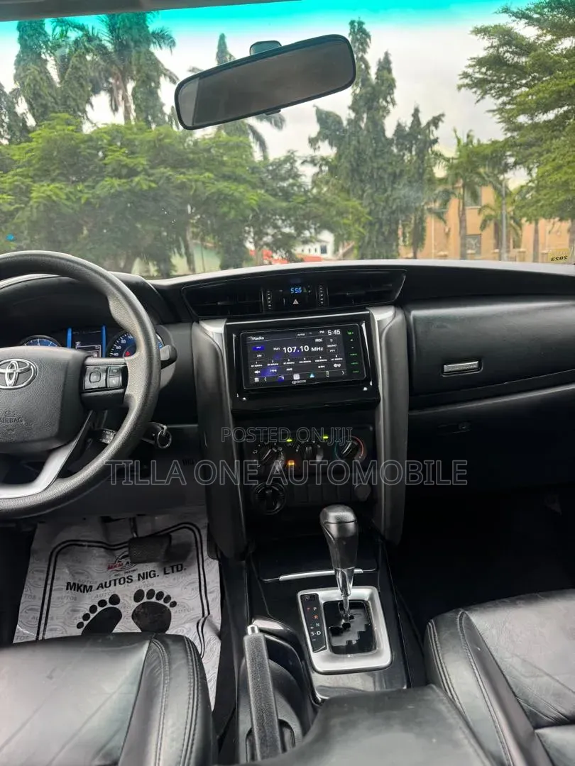 Toyota Fortuner 4.0 AWD 2021 Black