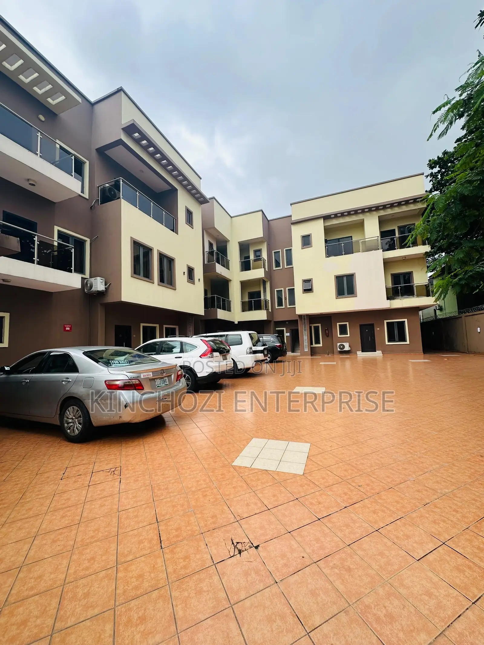 2bdrm Apartment in Lekki Phase 1 for rent