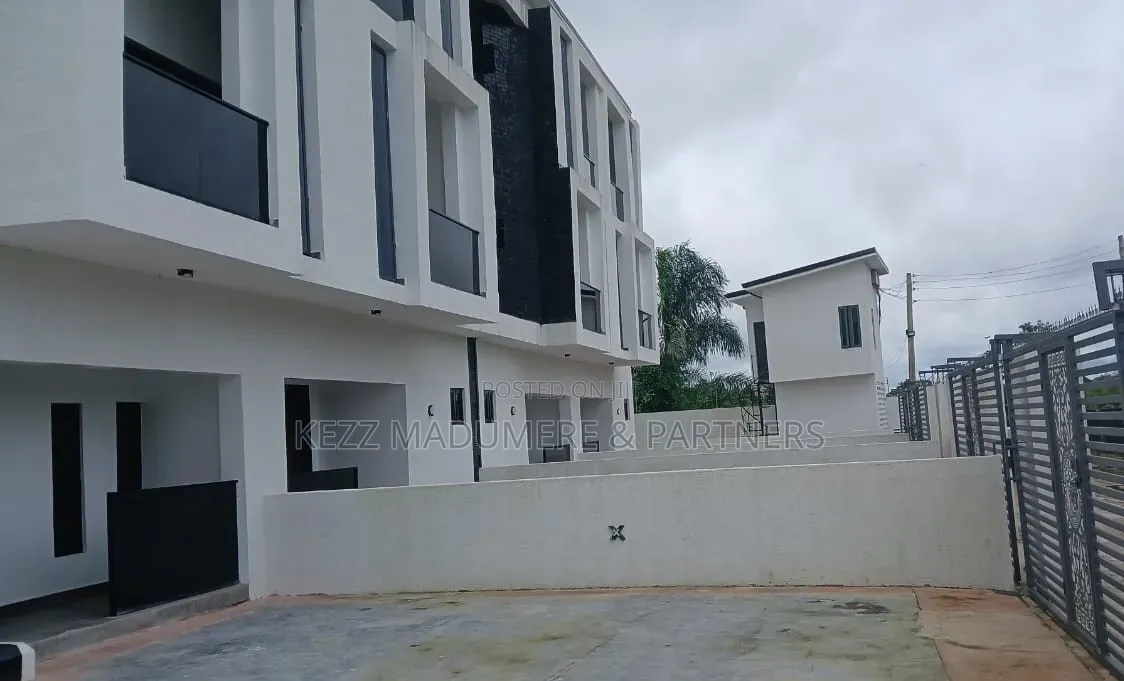 12bdrm Duplex in Shell Cooperative for sale