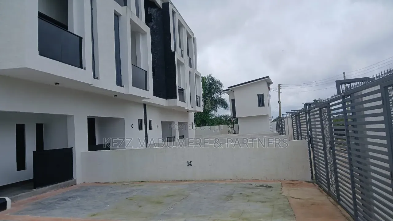 12bdrm Duplex in Shell Cooperative for sale