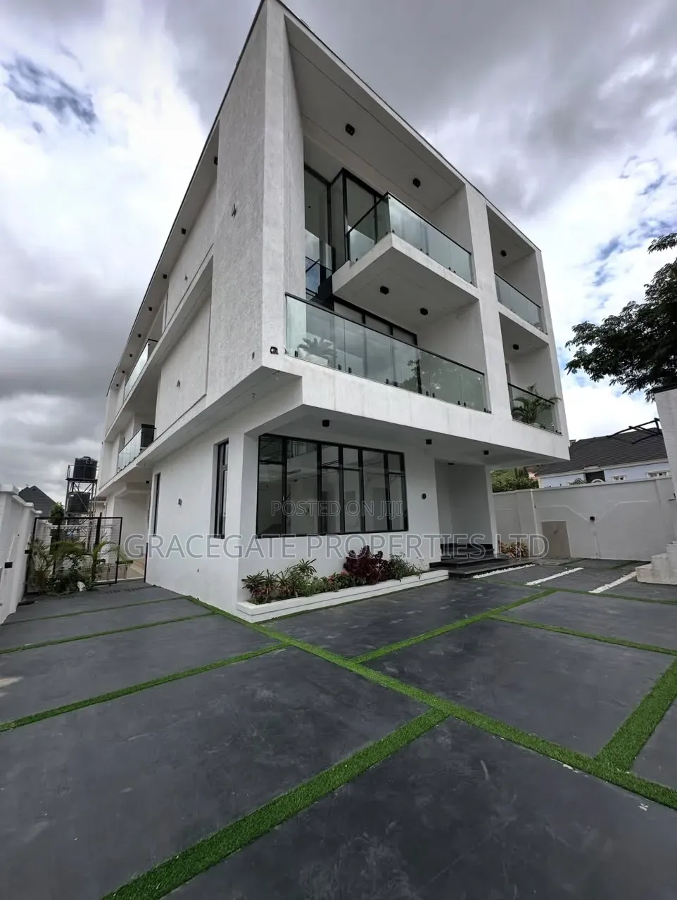 5bdrm Duplex in Apo Resettlement for sale