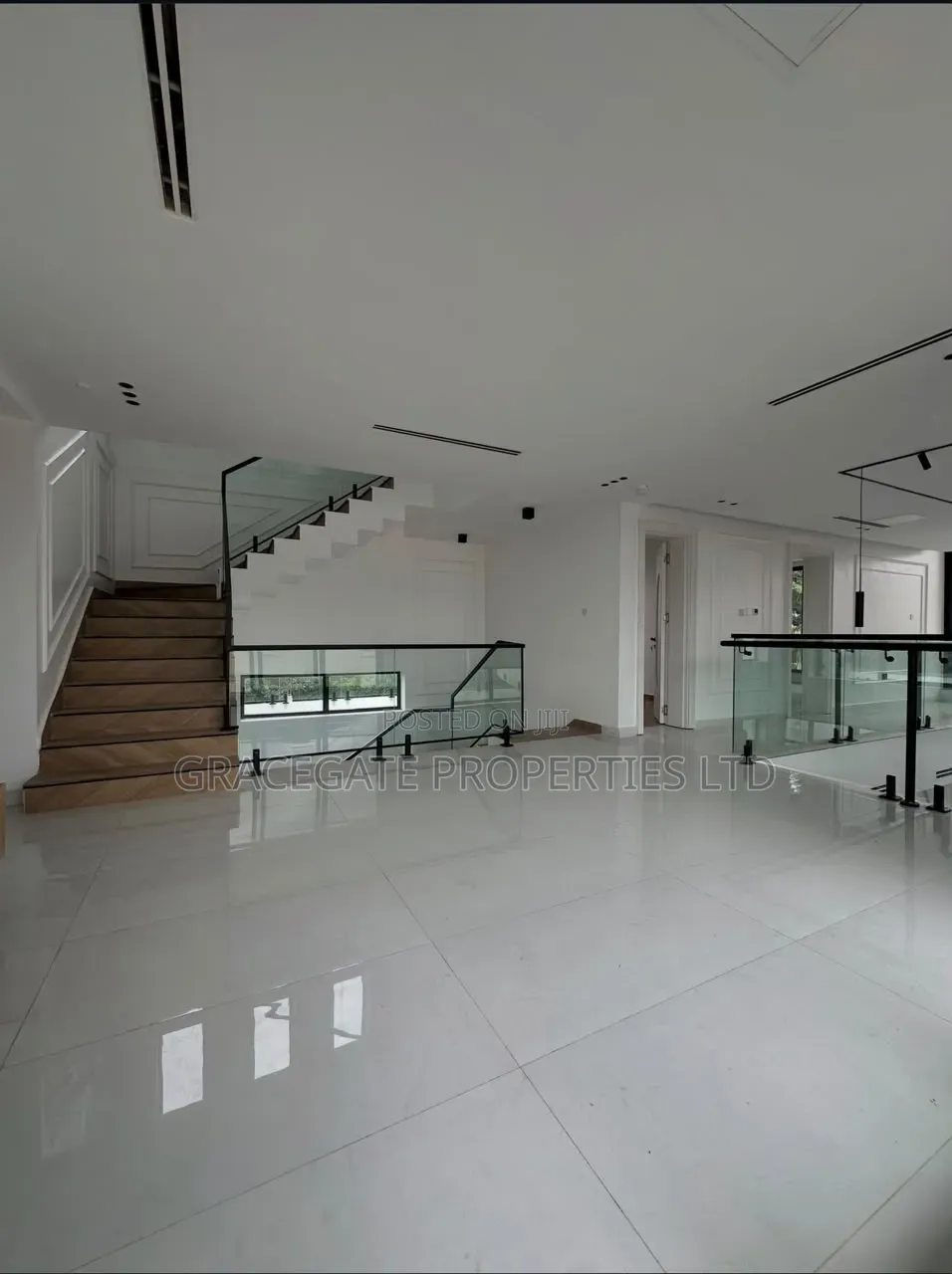 5bdrm Duplex in Apo Resettlement for sale
