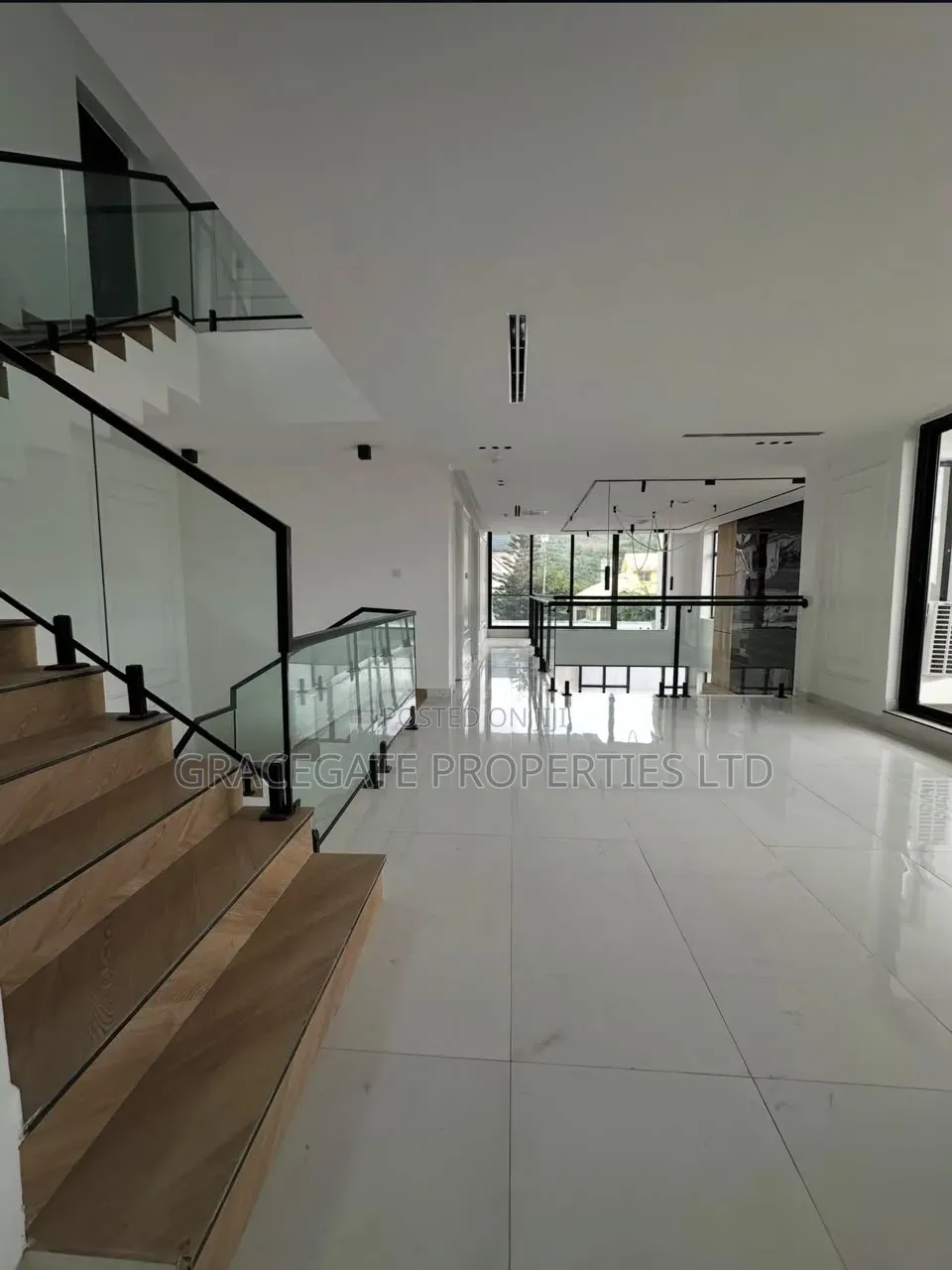 5bdrm Duplex in Apo Resettlement for sale