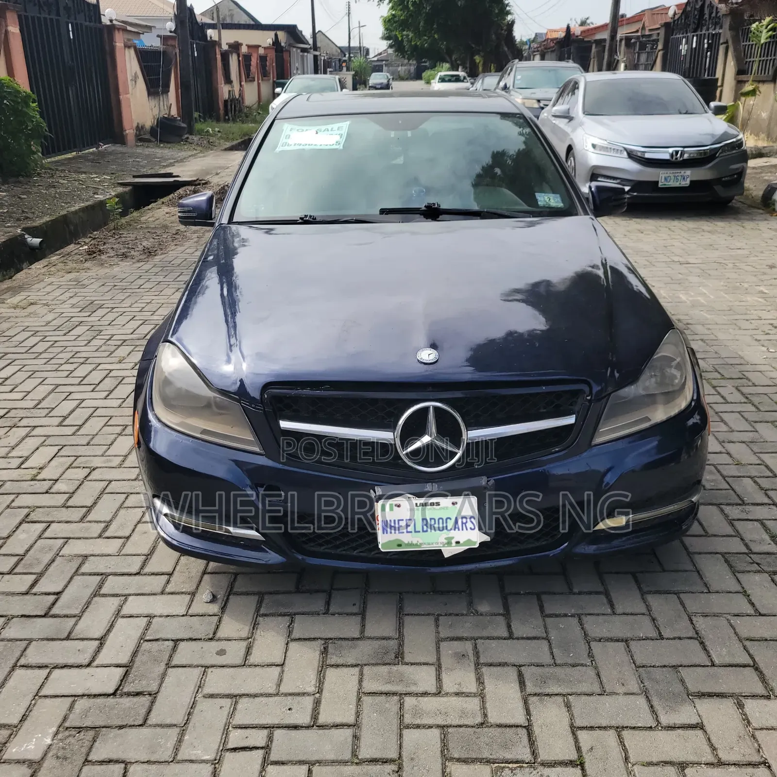 Mercedes-Benz C300 2015 Blue