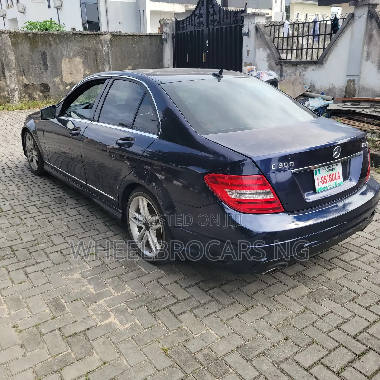 Mercedes-Benz C300 2015 Blue