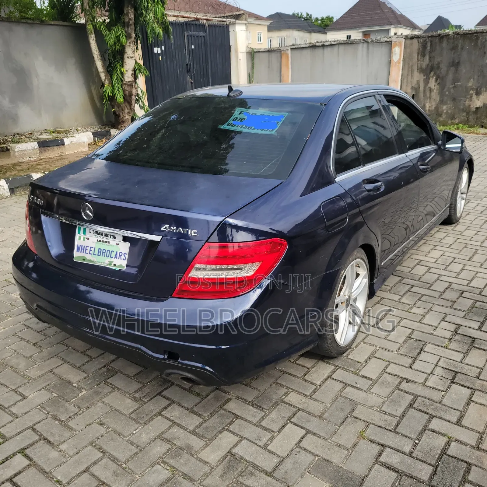 Mercedes-Benz C300 2015 Blue