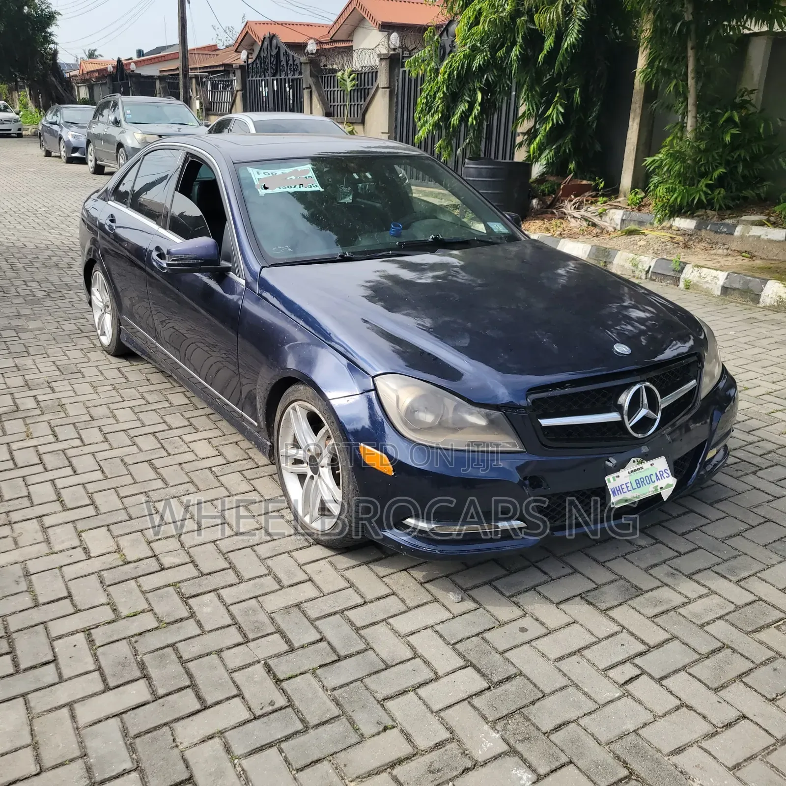 Mercedes-Benz C300 2015 Blue