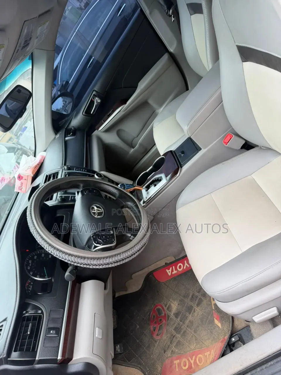 Toyota Camry XLE V6 4dr Sedan (3.5L 6cyl 6A) 2013 Gray