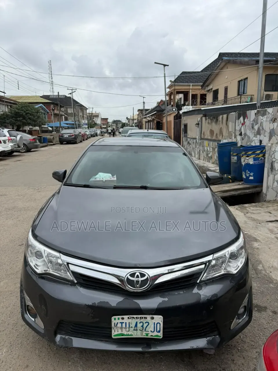 Toyota Camry XLE V6 4dr Sedan (3.5L 6cyl 6A) 2013 Gray