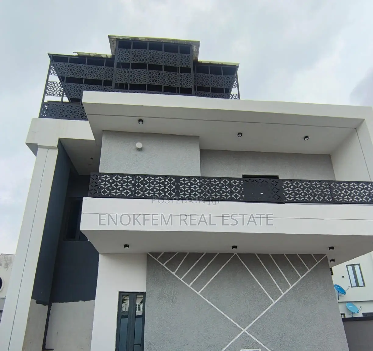 Furnished 6bdrm Duplex in Lagos State for sale