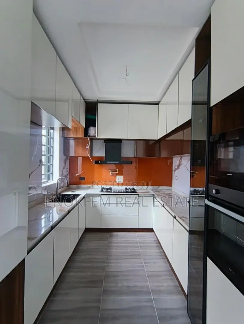 Furnished 6bdrm Duplex in Lagos State for sale