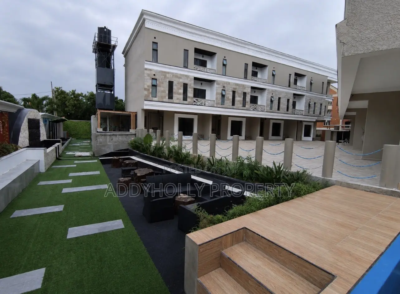 5bdrm Duplex in Parkview Estate for sale