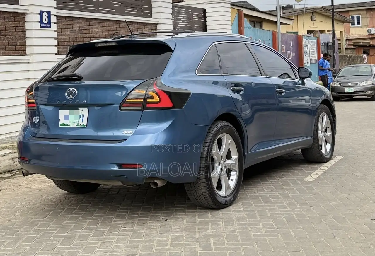 Toyota Venza V6 2010 Blue