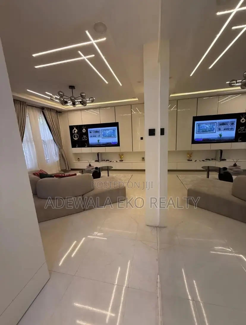 1-Bedroom Shortlet | Off Admiralty, Lekki Phase 1