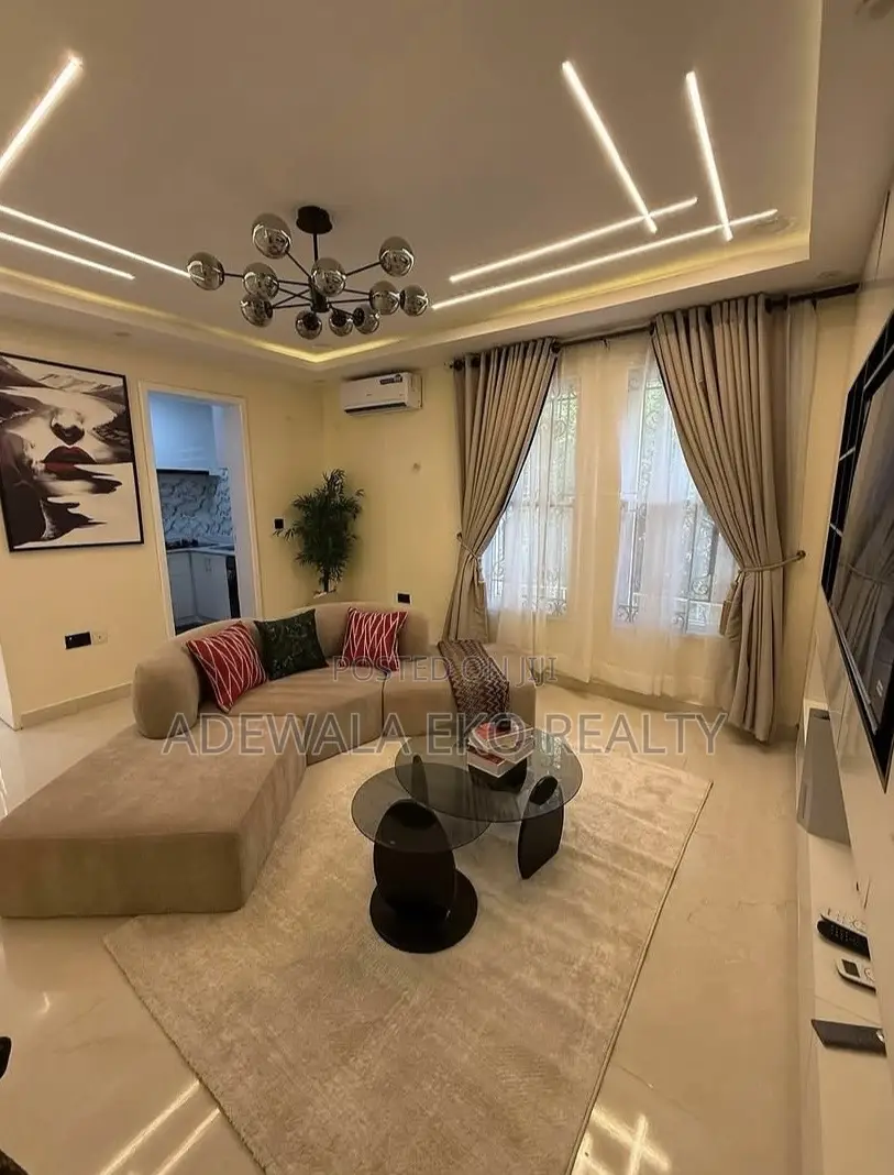 1-Bedroom Shortlet | Off Admiralty, Lekki Phase 1