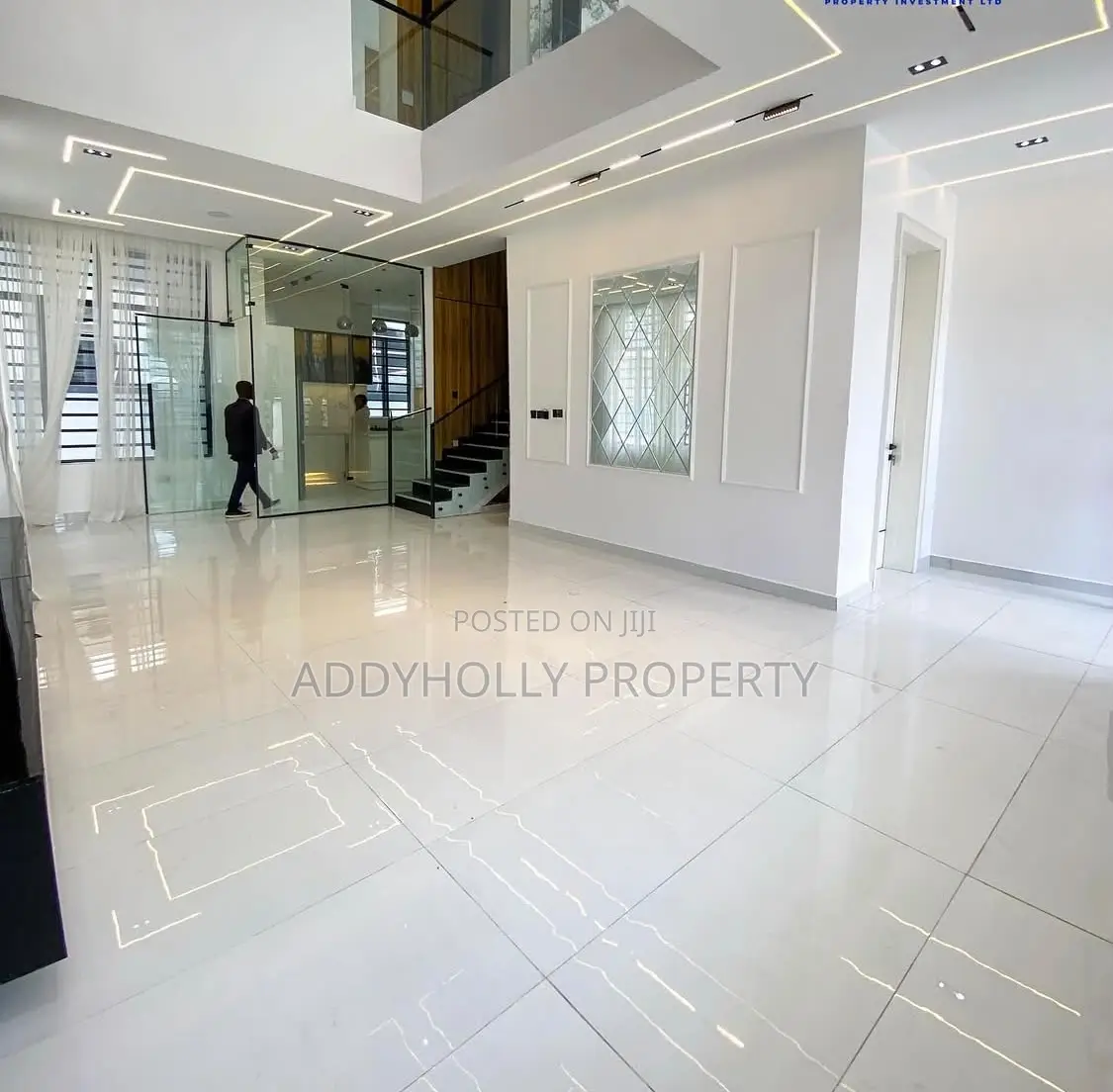 5bdrm Duplex in Ikota for sale
