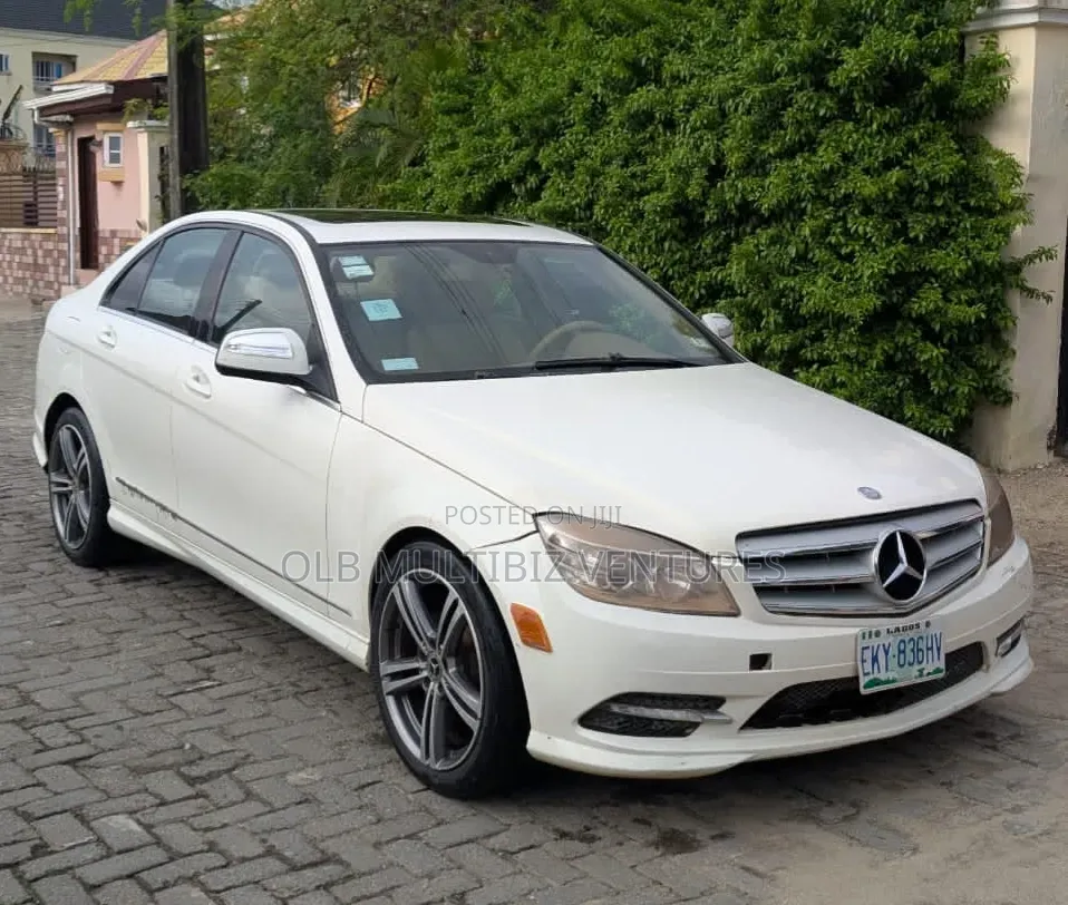 Mercedes-Benz C300 2009 White