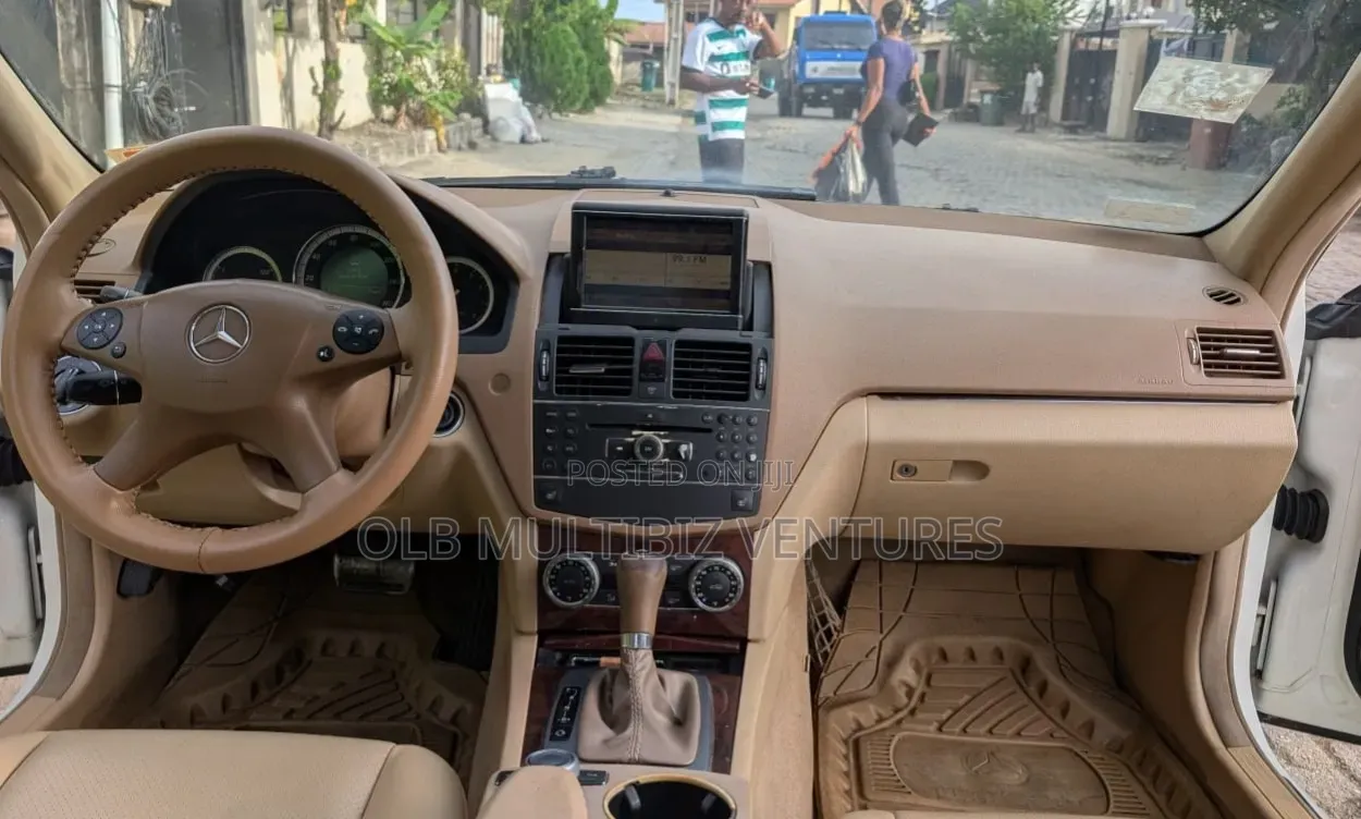 Mercedes-Benz C300 2009 White