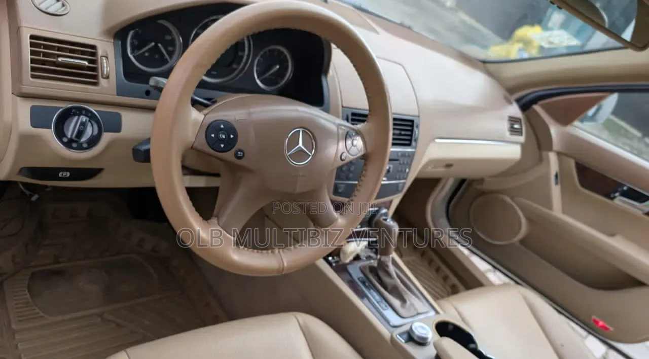 Mercedes-Benz C300 2009 White
