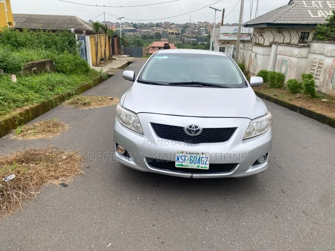 Toyota Corolla LE 4dr Sedan (1.8L 4cyl 4A) 2010 Silver
