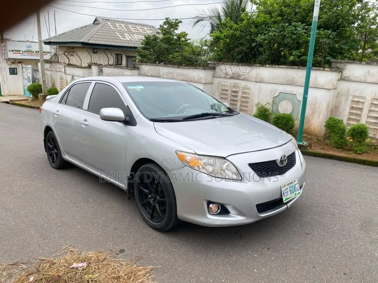 Toyota Corolla LE 4dr Sedan (1.8L 4cyl 4A) 2010 Silver