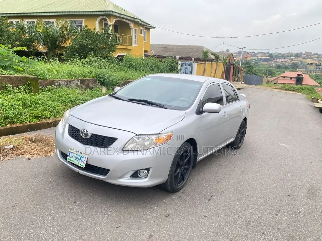 Toyota Corolla LE 4dr Sedan (1.8L 4cyl 4A) 2010 Silver