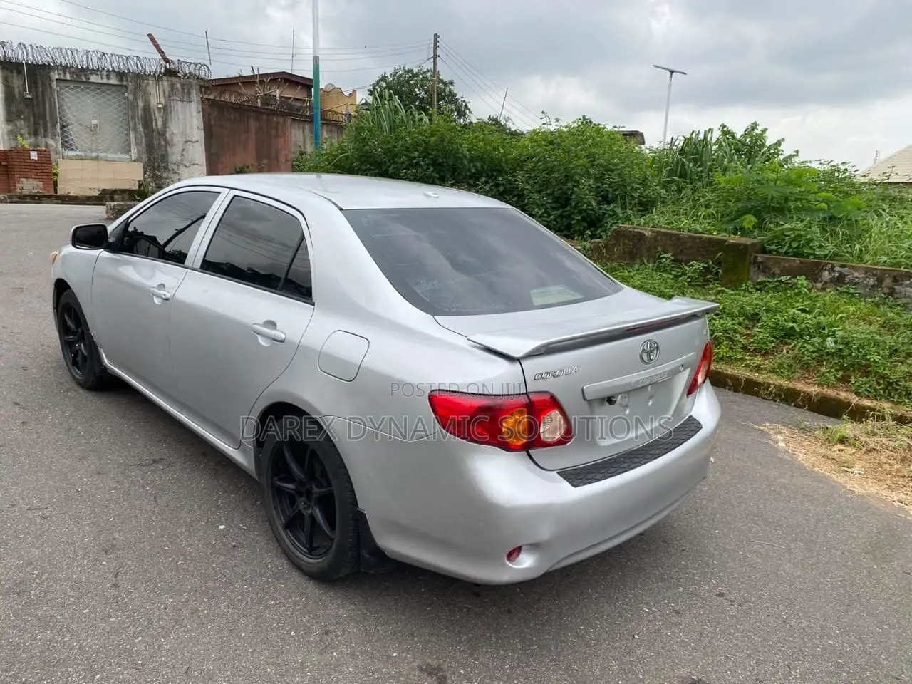 Toyota Corolla LE 4dr Sedan (1.8L 4cyl 4A) 2010 Silver