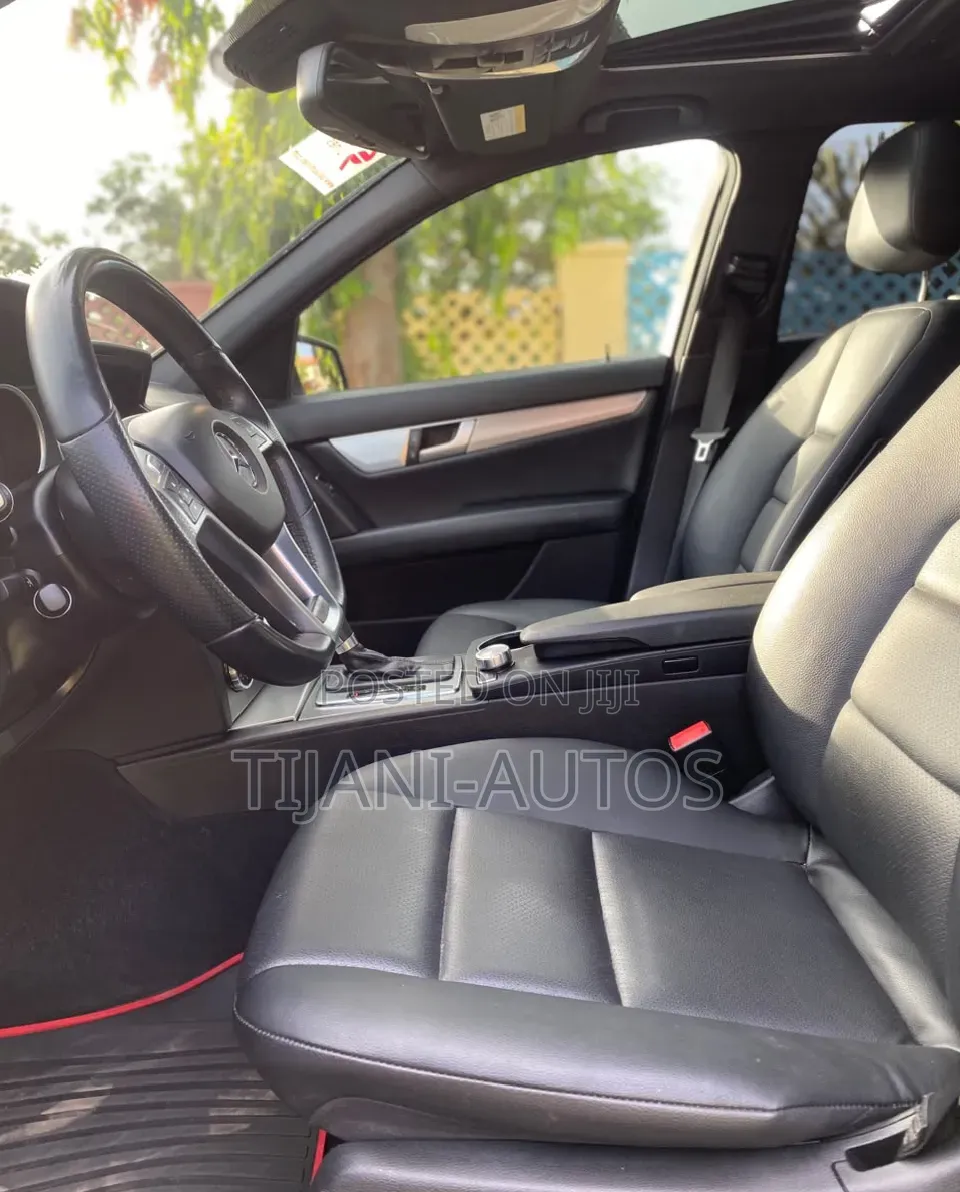 Mercedes-Benz C300 2014 Black