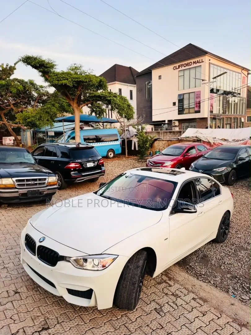 BMW 3 Series 328i RWD 2013 White